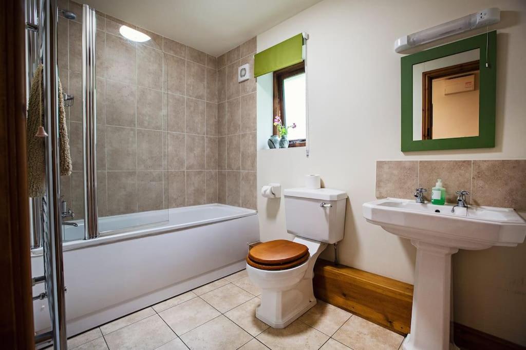 Cabalva Mill Cottage - Very Private And With Views Over The River Wye Clifford エクステリア 写真