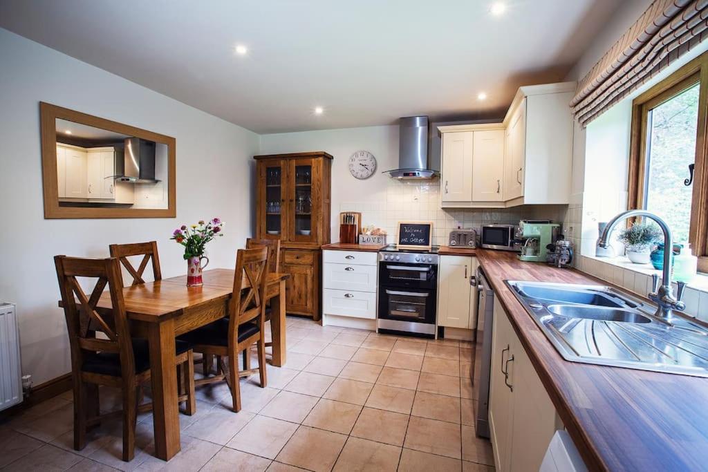 Cabalva Mill Cottage - Very Private And With Views Over The River Wye Clifford エクステリア 写真