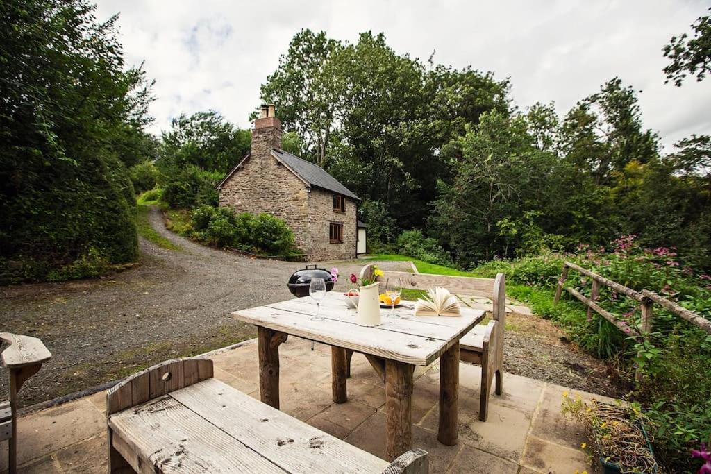 Cabalva Mill Cottage - Very Private And With Views Over The River Wye Clifford エクステリア 写真